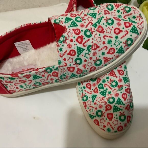 TOMMY BAHAMA FOOTWEAR SHOES FLATS CHRISTMAS EDITION WREATHS TREES CANDY CANES 7 - Picture 11 of 11
